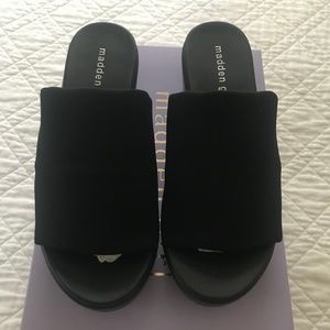 Woman's Madden Girl Sandal